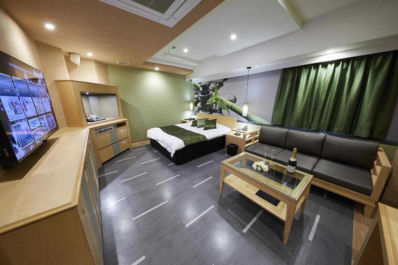 Hotel Sen (Adults Only) Osaka Bagian luar foto