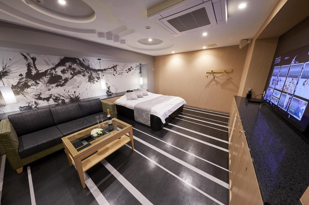 Hotel Sen (Adults Only) Osaka Bagian luar foto